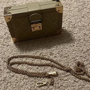 Brand new quilted box bag